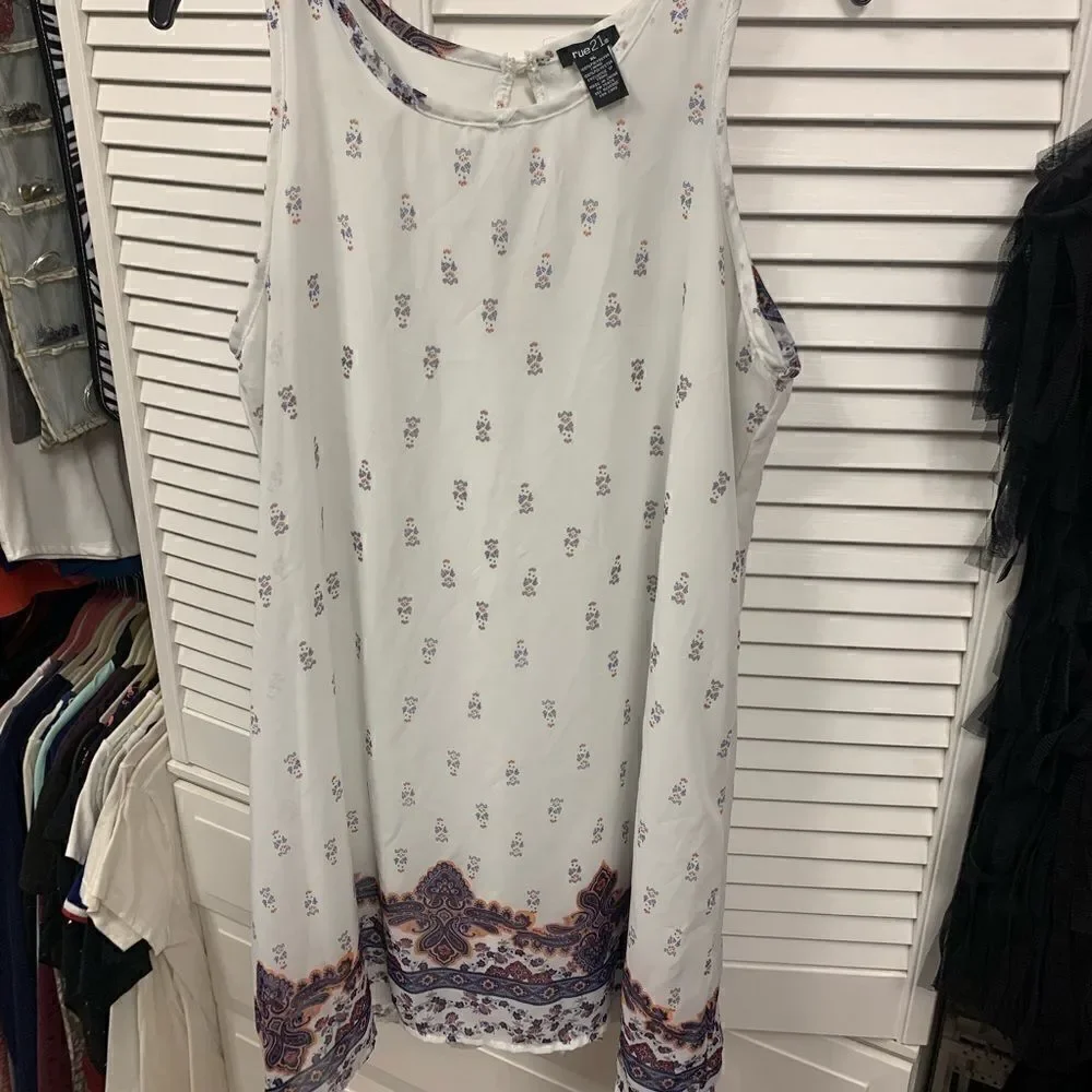 Rue21 white floral summertime dress size XL